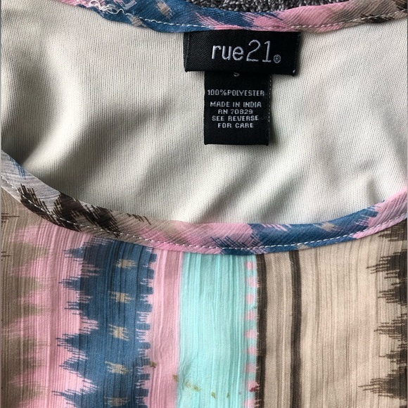 Patterned Crop Top - Picture 6 of 6